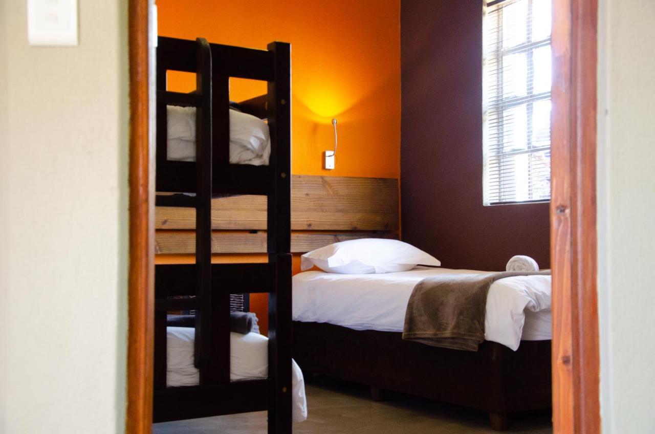Desert Dew Guest House Hutchinson المظهر الخارجي الصورة