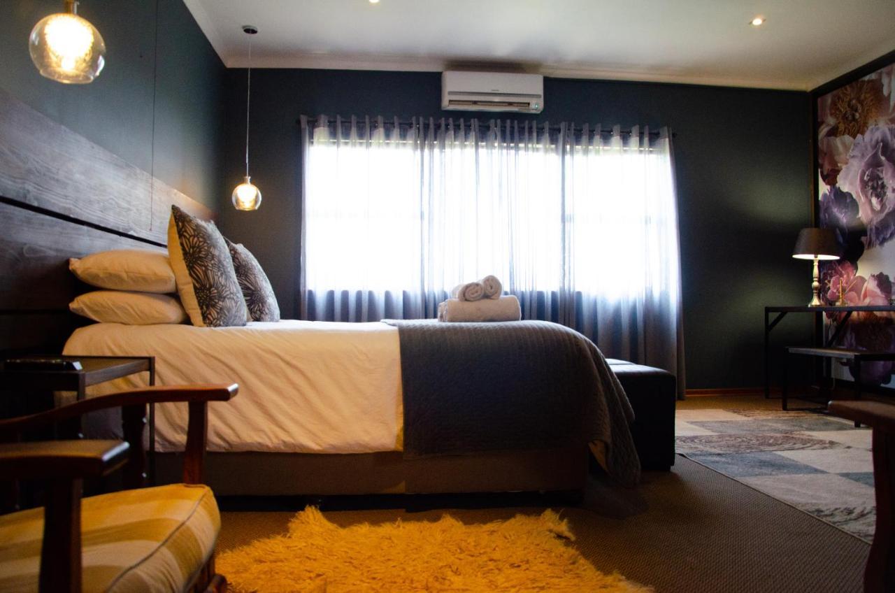 Desert Dew Guest House Hutchinson المظهر الخارجي الصورة